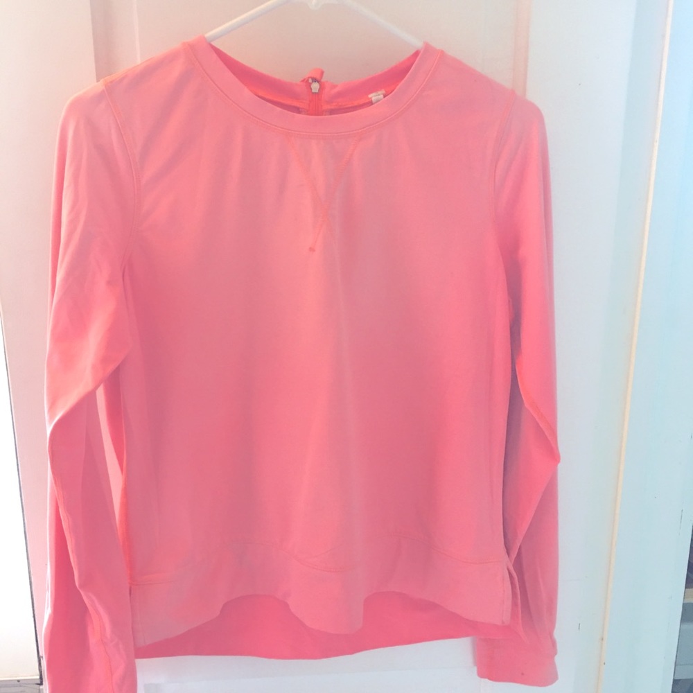 Lululemon long sleeve pullover /back zip detail